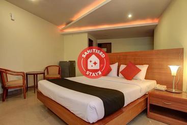 בית מלון כפרי Capital O 76889 Alif Arcade