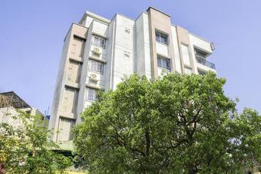 Отель Capital O 77924  Convivial Queen