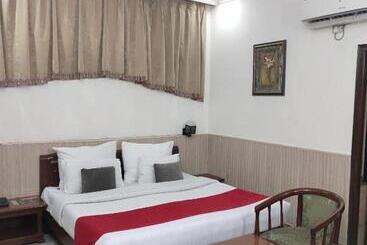 فندق Corporate Inn