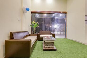 هتل Oyo 77970  Sangam