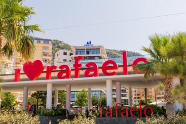 هتل Rafaelo Comfort & Family