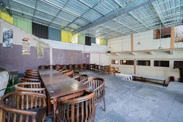 Urbanview Hotel Near Jatim Park 1 By Reddoorz