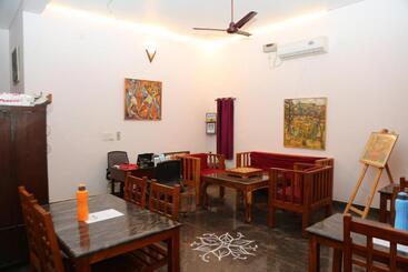 هاستل Blissful Haven Art House   Near Entrance To Auroville