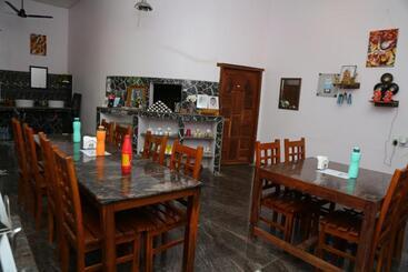هاستل Blissful Haven Art House   Near Entrance To Auroville