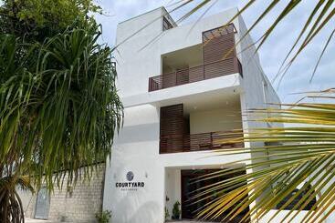 Courtyard Guesthouse - Huraa