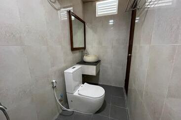 هتل Courtyard Guesthouse