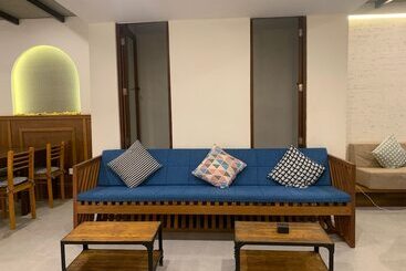 هتل Courtyard Guesthouse