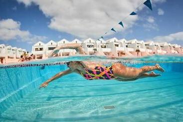 هتل Sands Beach Active Resort
