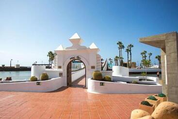 酒店 Sands Beach Active Resort