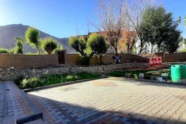 پانسیون Ladakh Country Inn