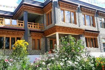 پانسیون Ladakh Country Inn