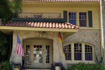 مبيت وإفطار Ms. Maggie's South Country Inn