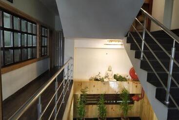 هتل Bikram A Boutique