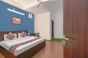 فندق Fabexpress Saket Inn