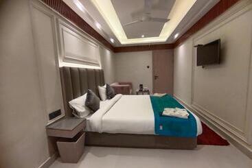 هتل Gagan Suite