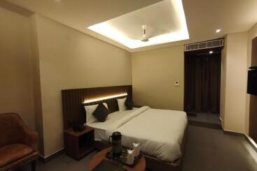 هتل Gagan Suite