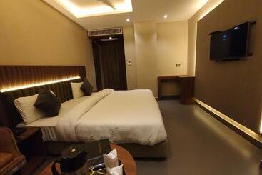 هتل Gagan Suite