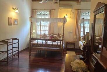 هتل Manor House Kandy
