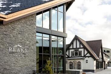 Peaks Hotel And Suites