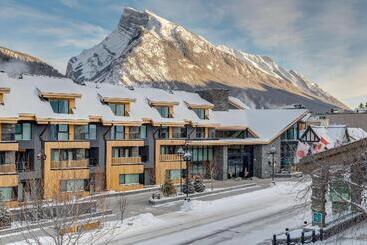 Peaks Hotel And Suites