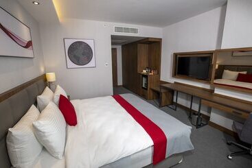 هتل Ramada By Wyndham Izmir Aliaga