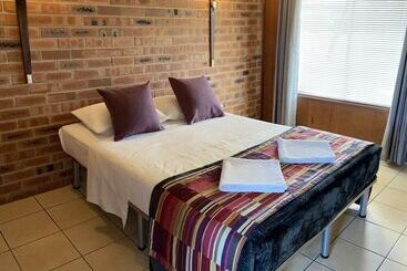 모텔 Proserpine Motor Lodge
