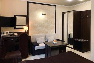هتل Apartment Eney