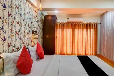 هتل Super Capital O Divira Inn