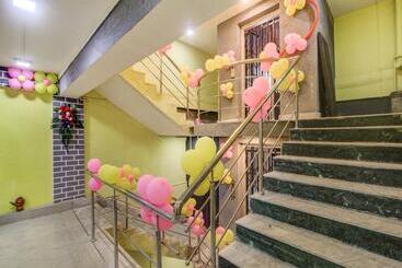 هتل Super Capital O Divira Inn