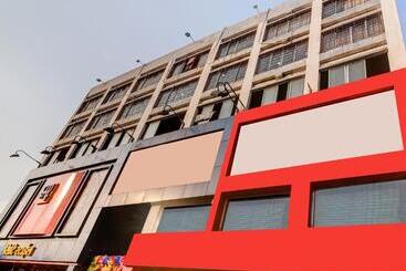 هتل Super Capital O Divira Inn
