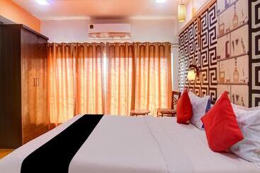 هتل Super Capital O Divira Inn