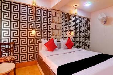 هتل Super Capital O Divira Inn