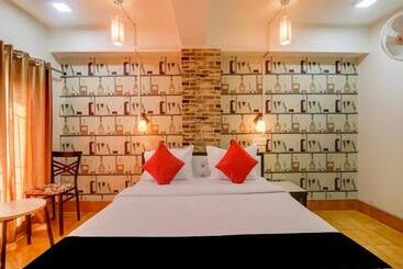 هتل Super Capital O Divira Inn