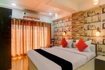 هتل Super Capital O Divira Inn
