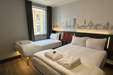 Easyhotel Cardiff
