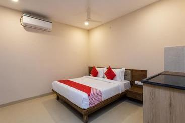 هتل Oyo 77185 Sri Balaji Residency