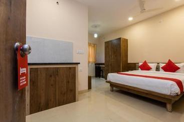 هتل Oyo 77185 Sri Balaji Residency
