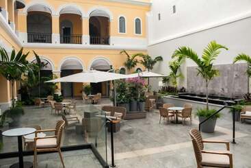 هتل Palacio Provincial San Juan, Curio Collection By Hilton
