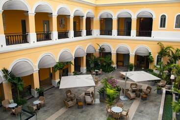 هتل Palacio Provincial San Juan, Curio Collection By Hilton
