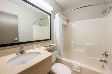 هتل Quality Inn Poughkeepsie