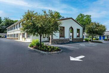 هتل Quality Inn Poughkeepsie