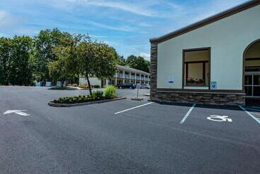 هتل Quality Inn Poughkeepsie