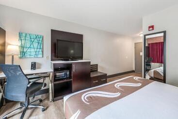 هتل Quality Inn Poughkeepsie