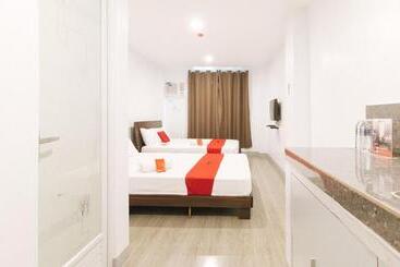هتل Reddoorz Near Zobel Roxas St