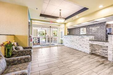 هتل Rodeway Inn Poughkeepsie