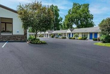 هتل Rodeway Inn Poughkeepsie