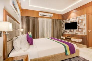 Отель Treebo Premium Tahoora International