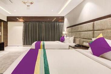 Отель Treebo Premium Tahoora International