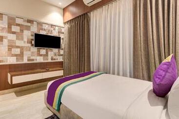 Отель Treebo Premium Tahoora International