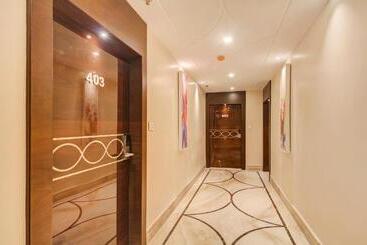 Отель Treebo Premium Tahoora International